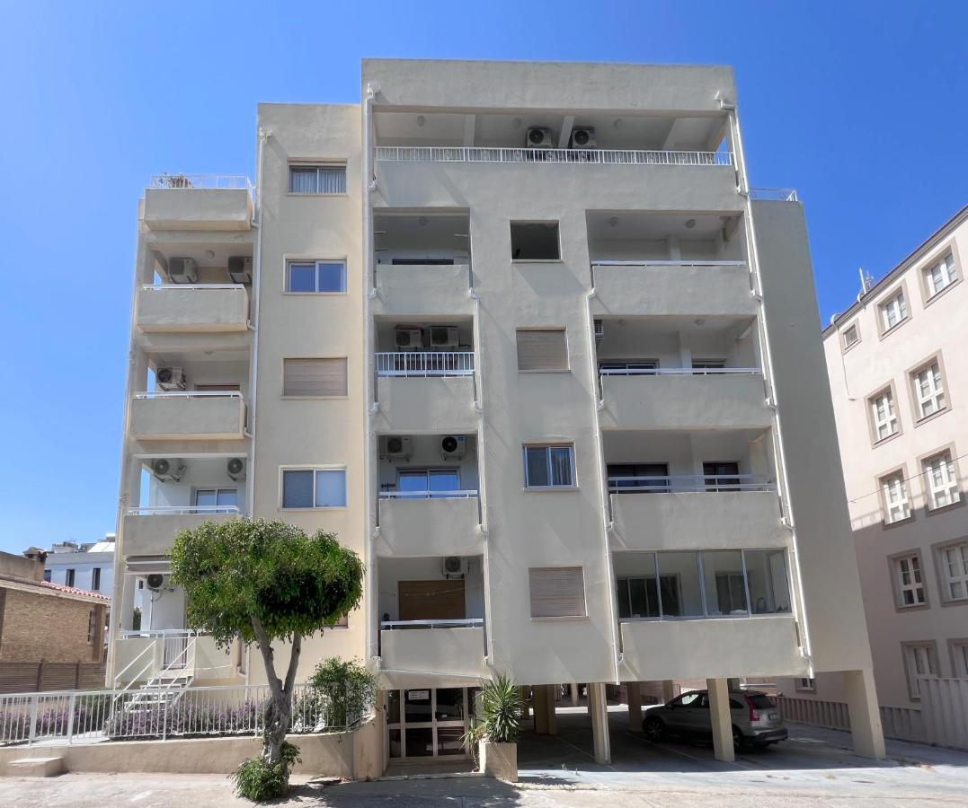 Cozy Holiday Apartment In Larnaca Near Foinikoudes Exterior photo